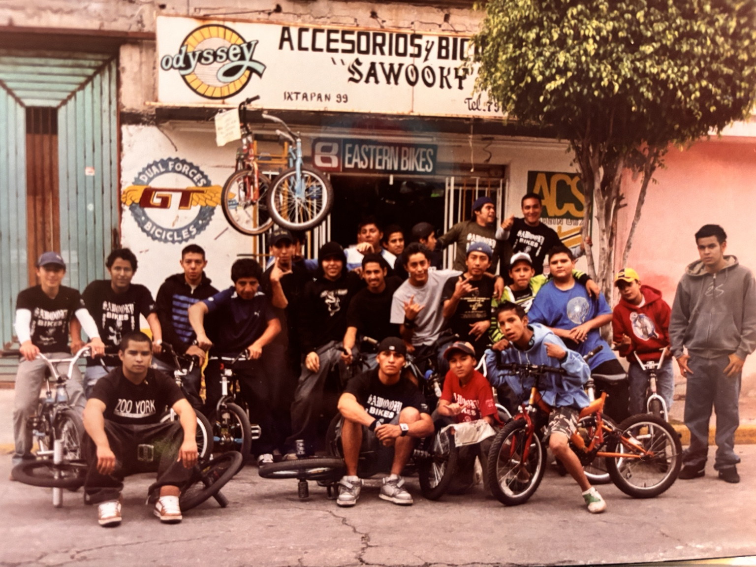 El equipo y la familia Sawooky